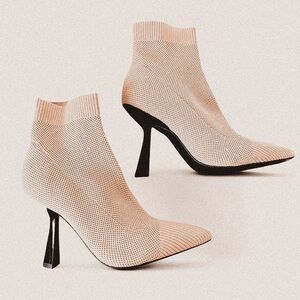 Marc Fisher nude Umair Pointed Toe knit flared heeled sock booties sz 6.5